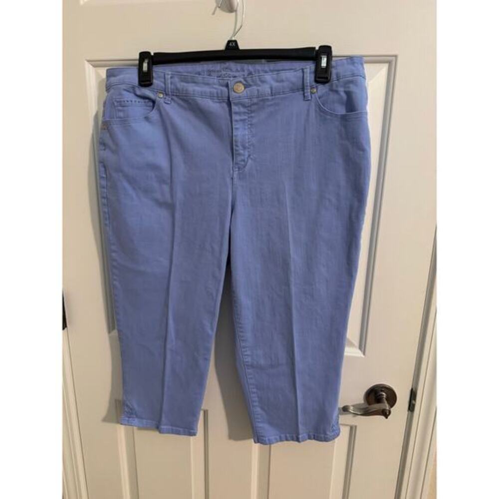 Gloria Vanderbilt Jordyn Capri Jeans Embroidered Embellished Jewels Blue 18W